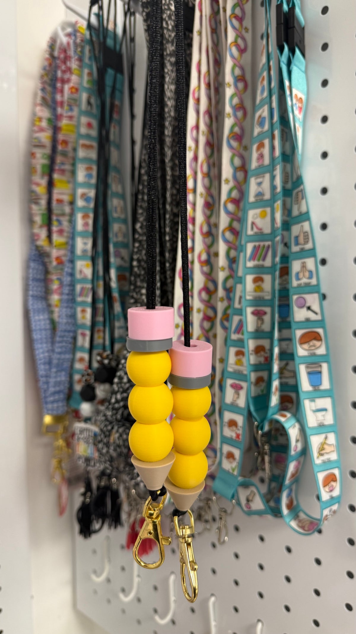 Lanyard de cuentas de lápiz