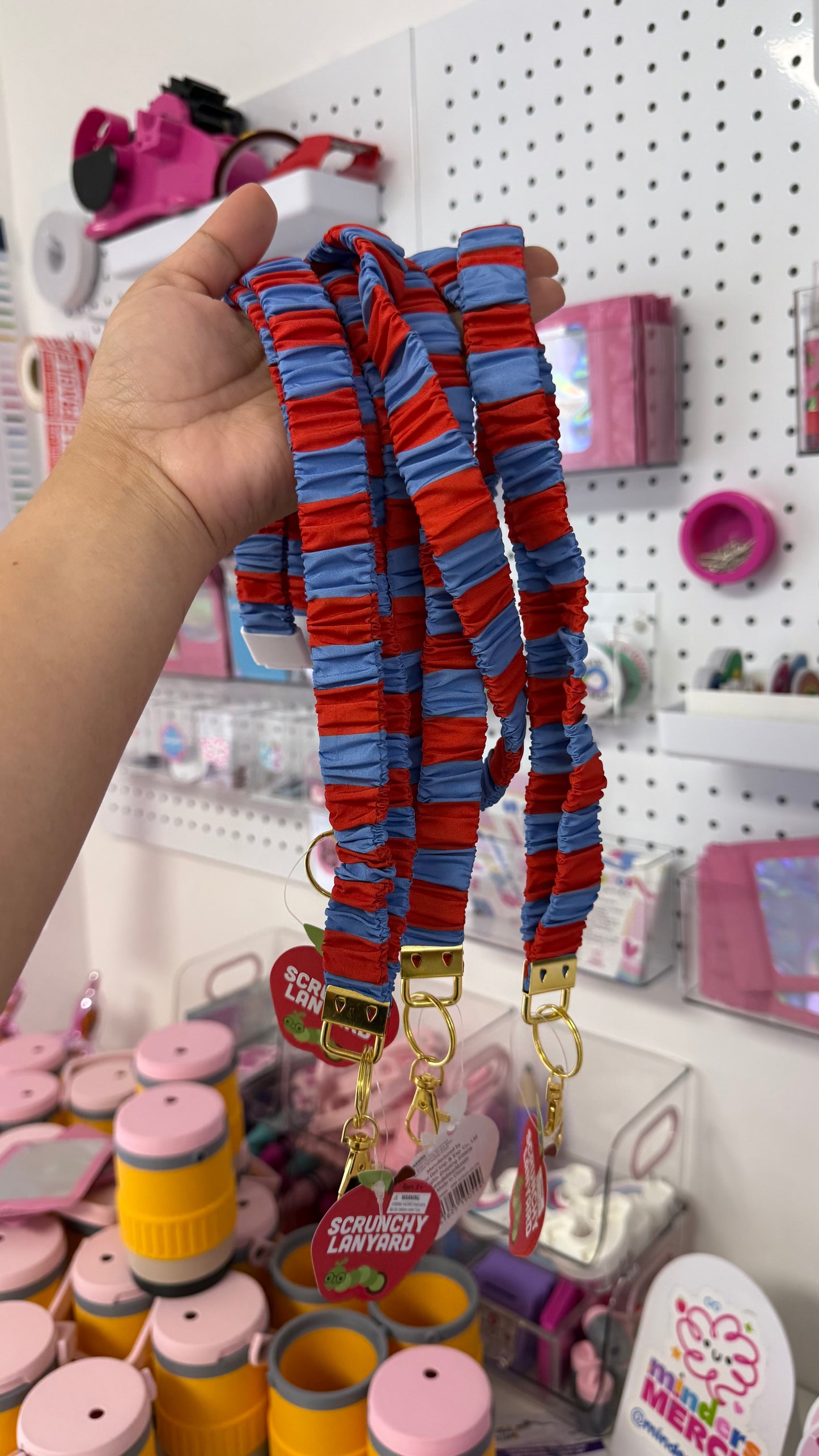 Lanyard Scrunchie Rojo con celeste