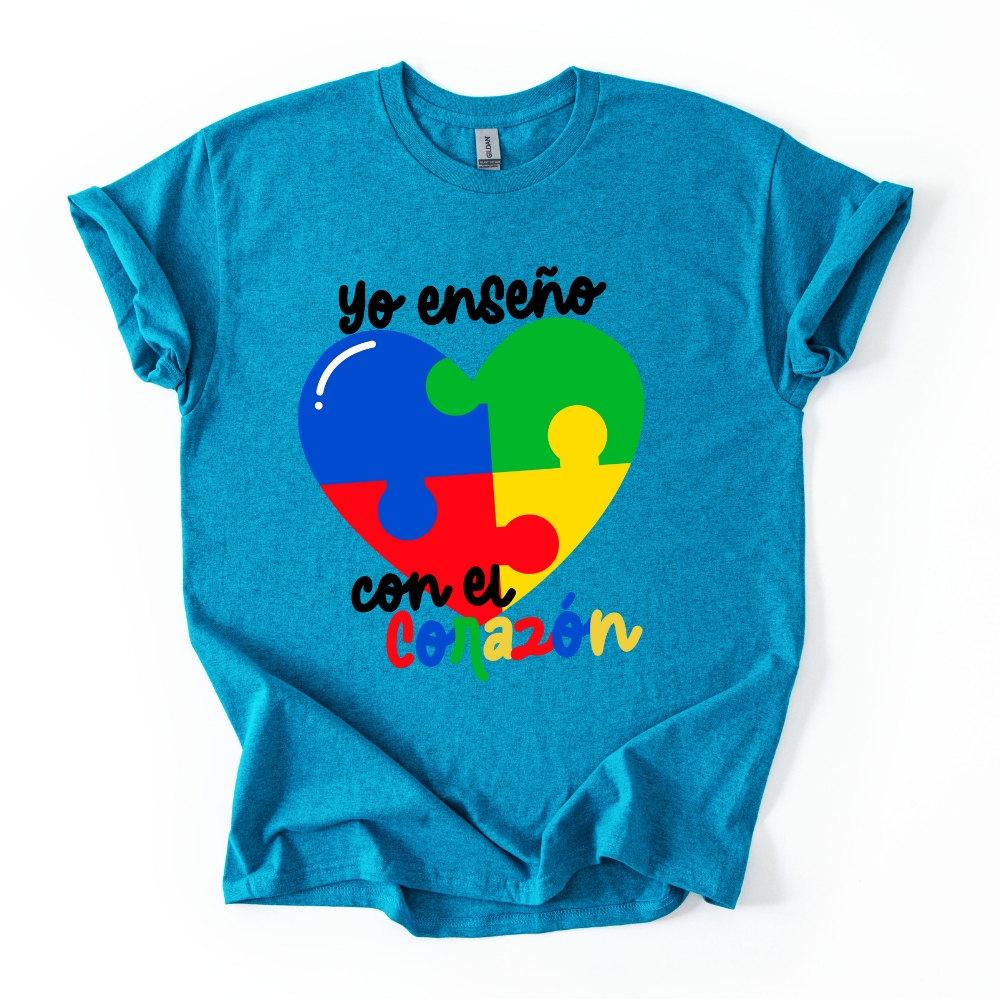 Camiseta Yo enseño con el corazón