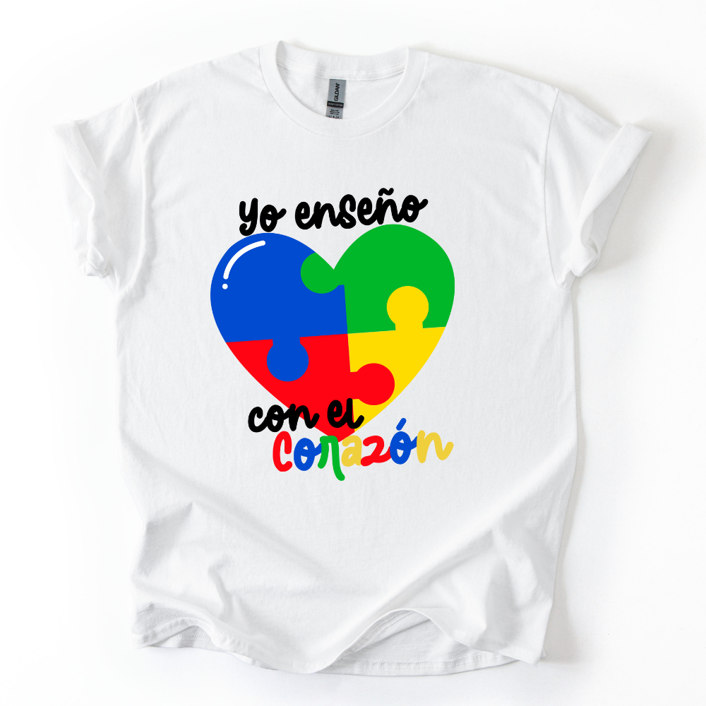 Camiseta Yo enseño con el corazón