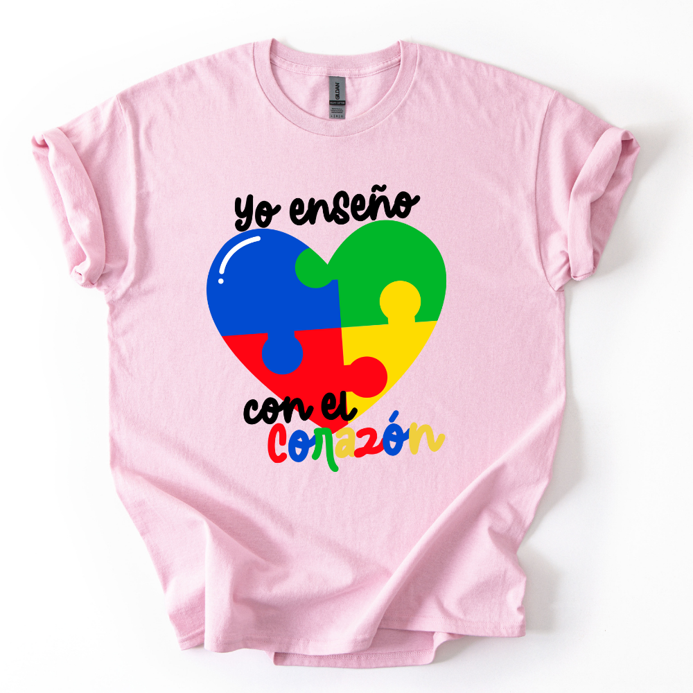 Camiseta Yo enseño con el corazón