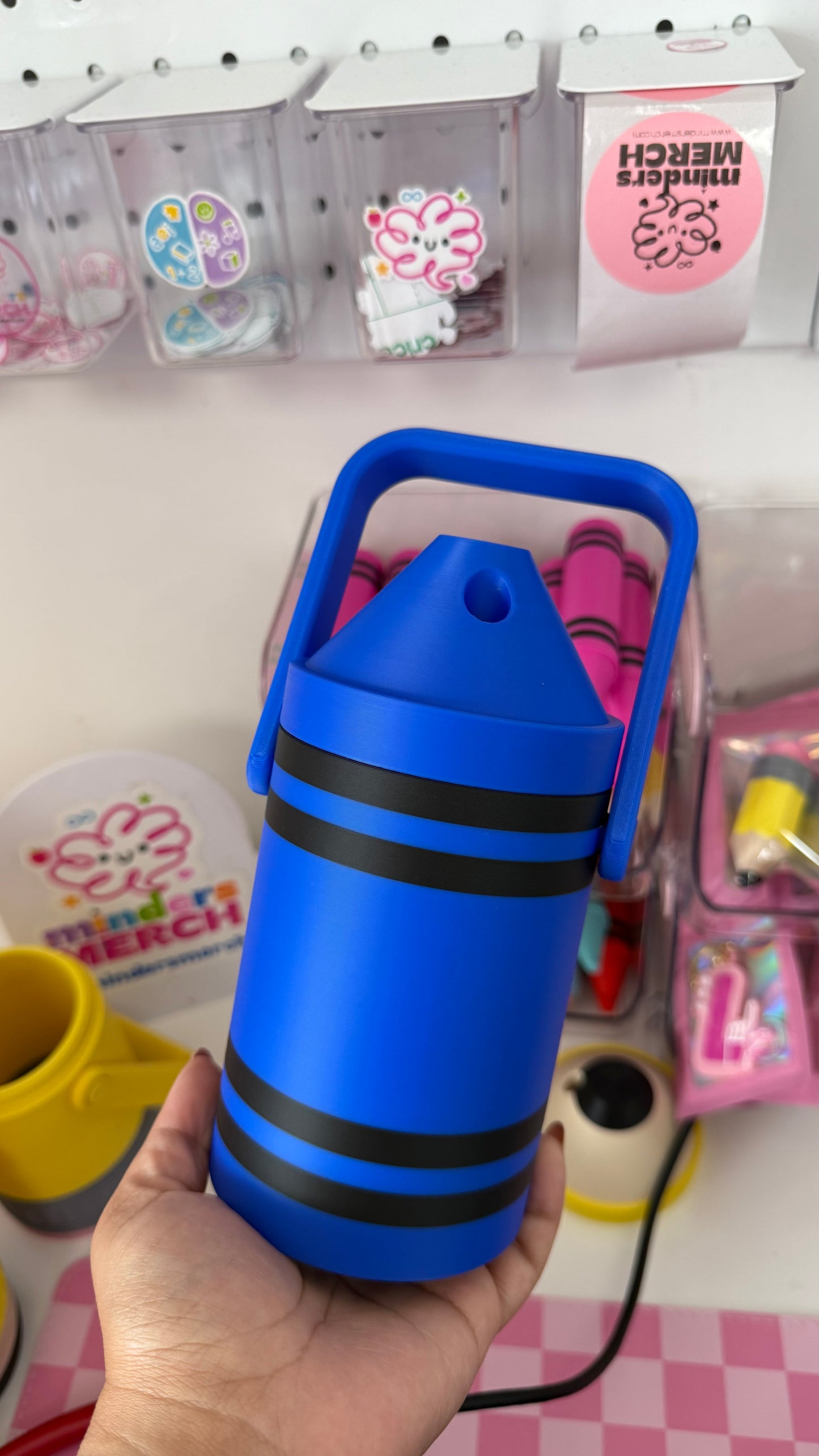 Porta Latas estilo Crayola