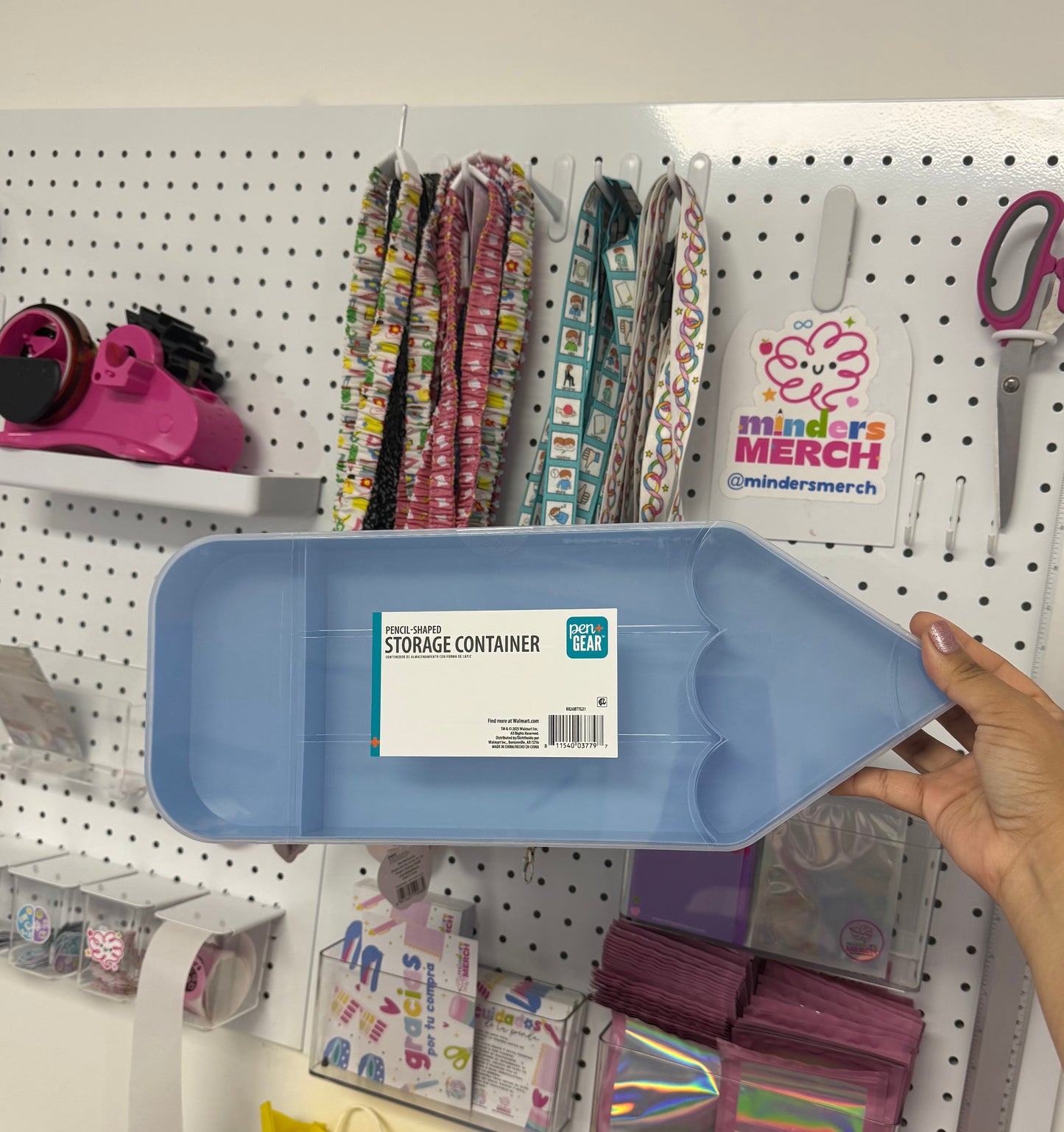 Contenedor de almacenamiento en forma de lápiz